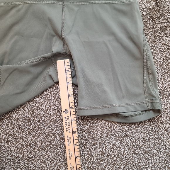 Lululemon Train Times Short In Sage Size 4 - Picture 9 of 10